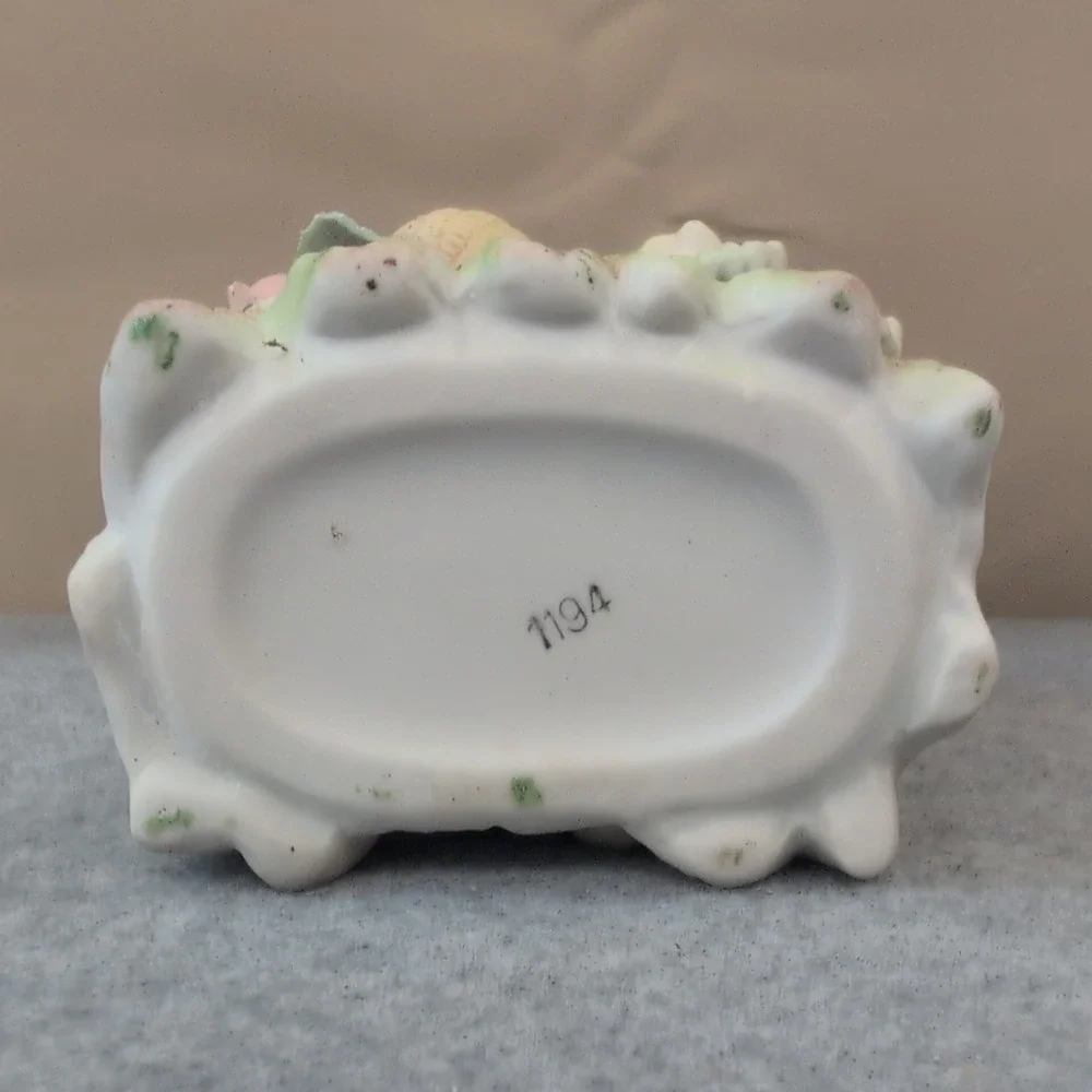 N/A charming vintage